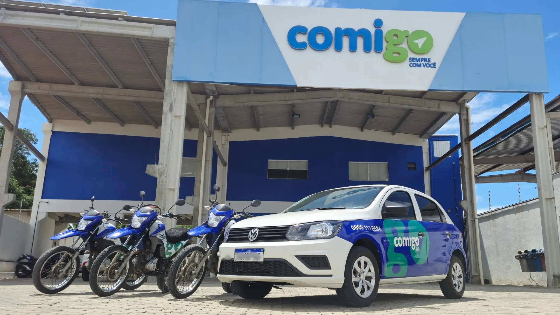 Sistema de rastreamento veicular em tempo real com bloqueio via GPS